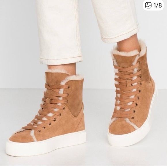 UGG Women's Beven Suede Boots Sz 8 - Picture 2 of 14